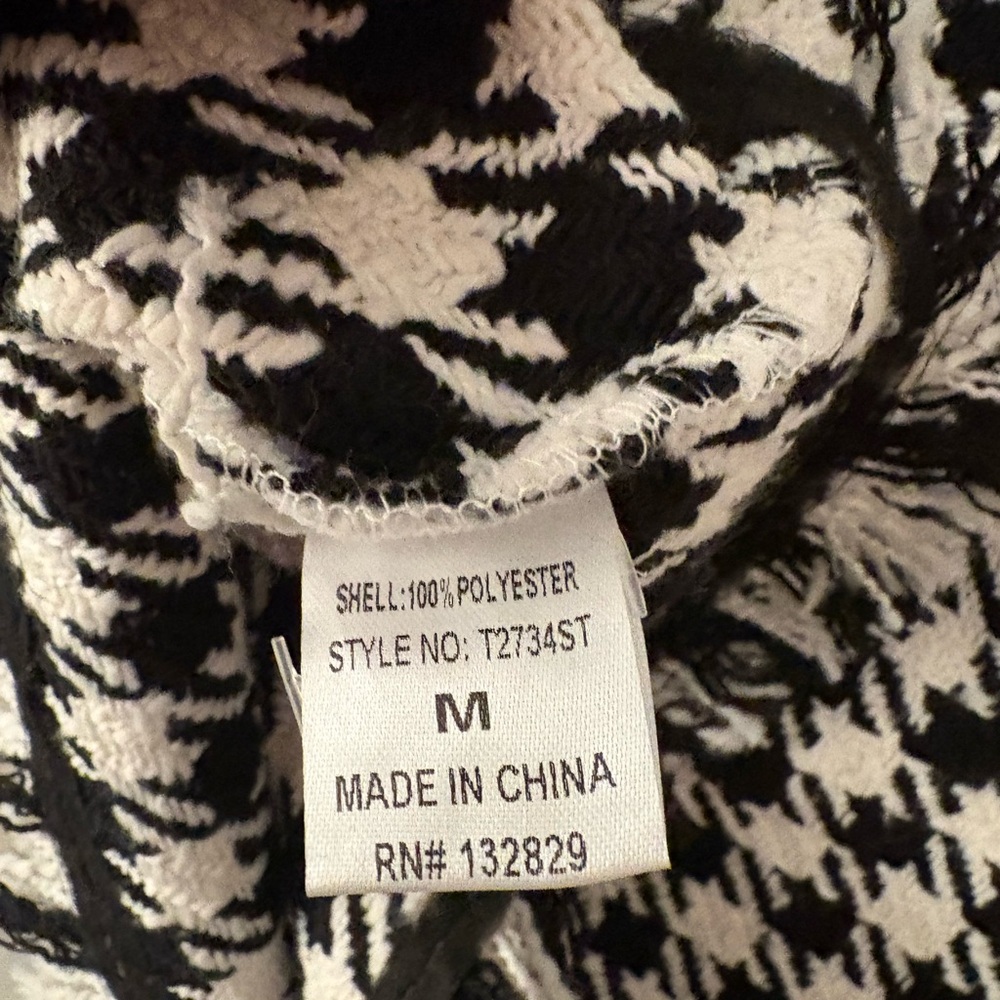 Black and Cream Houndstooth Top - Picture 5 of 6